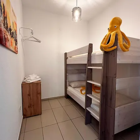 Apartment Dreams *